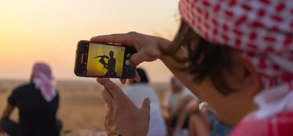 photo on telephone with falcon dubai