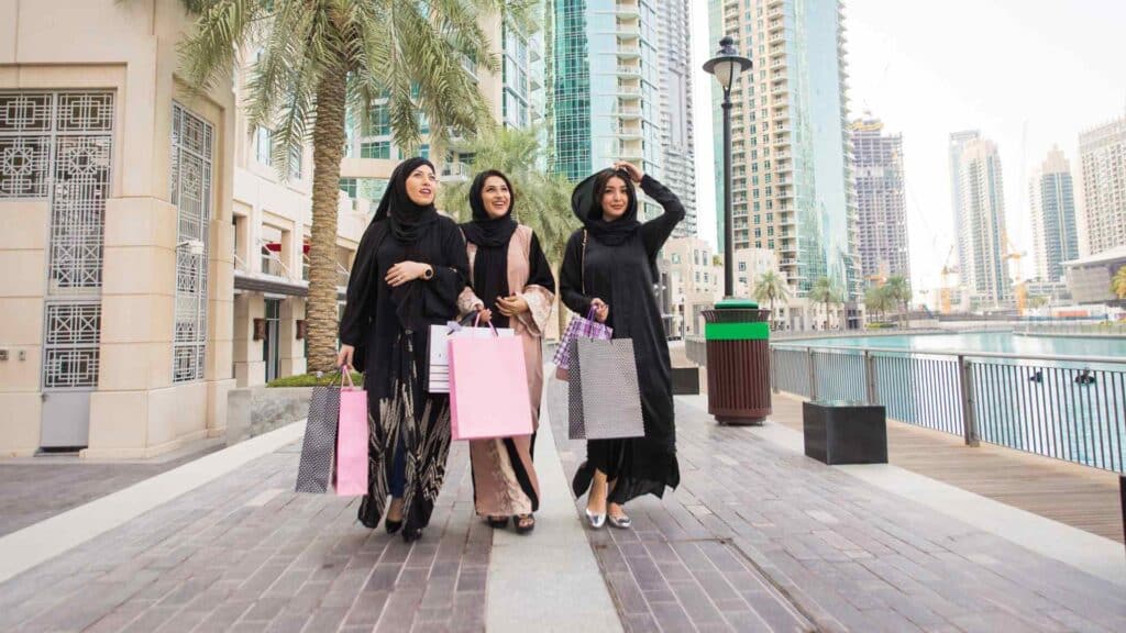 What to Wear in Dubai Malls and Shopping Areas?