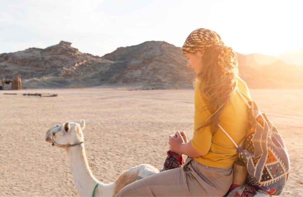 what to wear for camel ride desert dubai safari evening